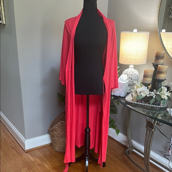 Natori Pink and Orange Wrap Robe with Tie Waist - Picture 7 of 11